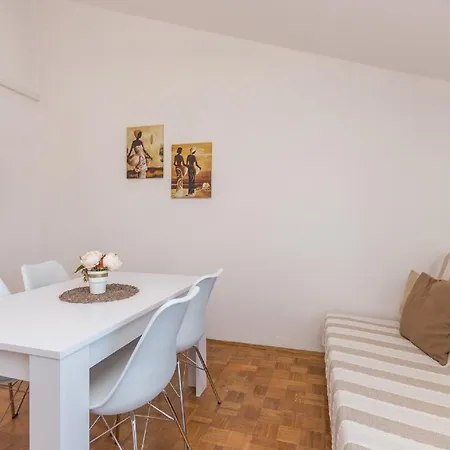 Lucija Apartmán Biograd Na Moru