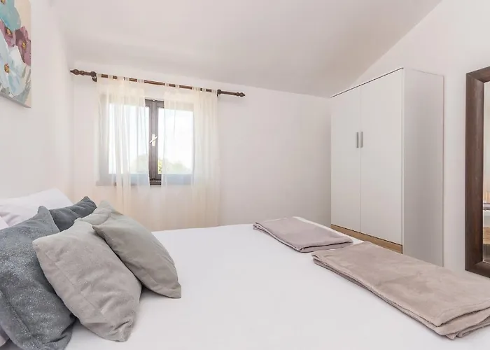 Lucija דירה ביוגראד נה מורו