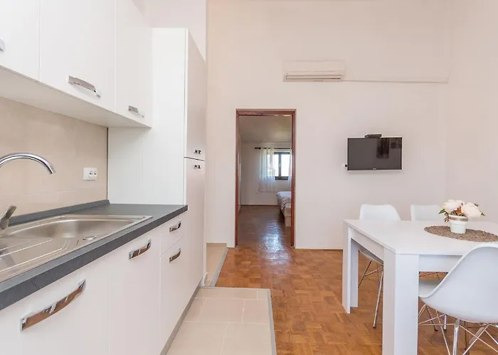 Lucija ビオグラード・ナ・モル